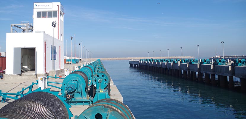 Elévateur à bateau et plateforme de transfert et stockage, port Casablanca